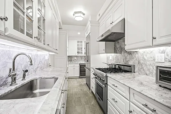 Sold by Compass | media 17