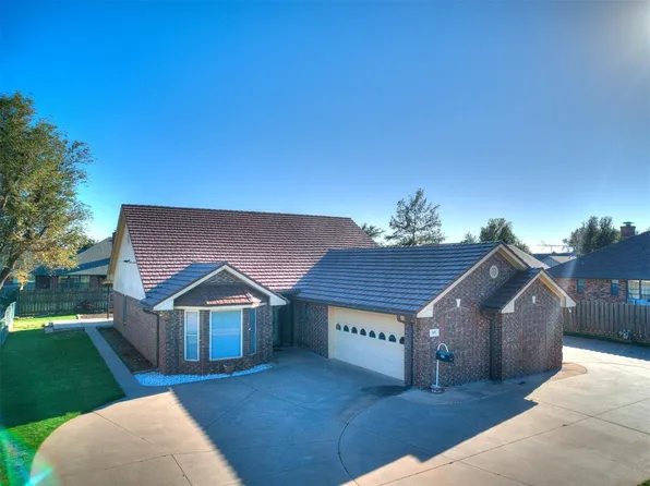 303 W Will Rogers Dr, Kingfisher, OK 73750