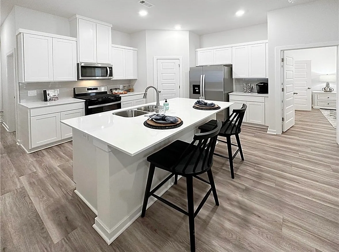 702 Picard Ave — Photo 2