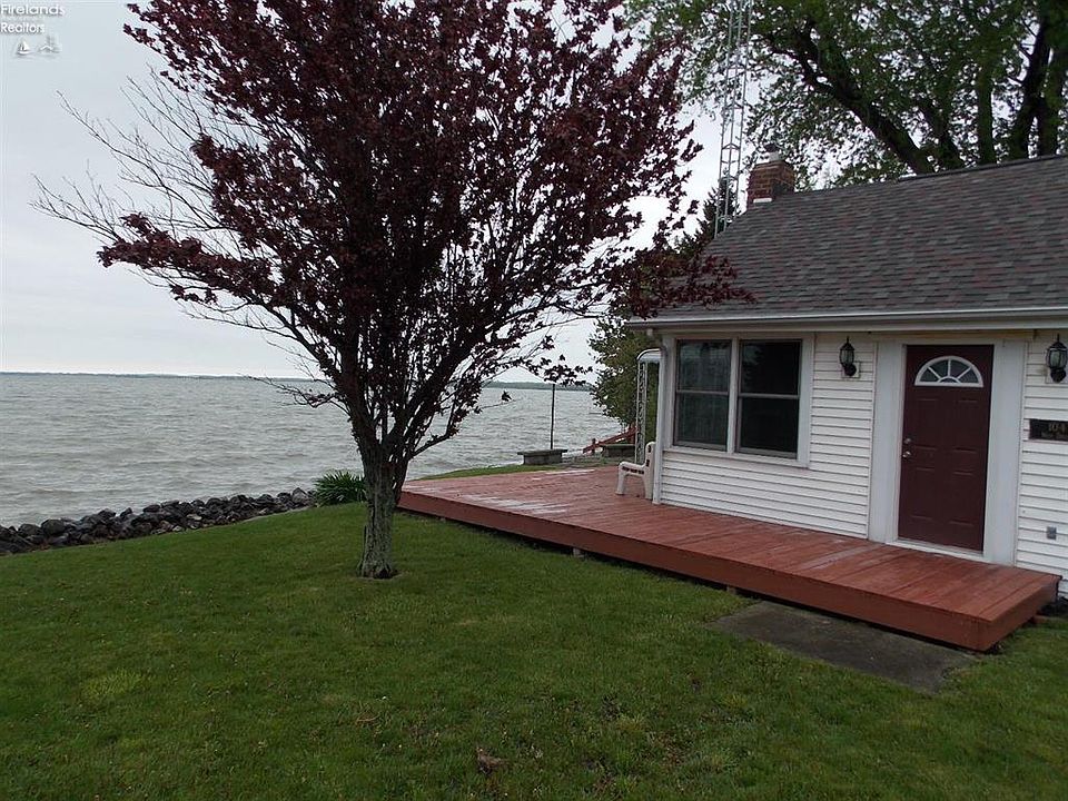 1st image of 104 West Dr
