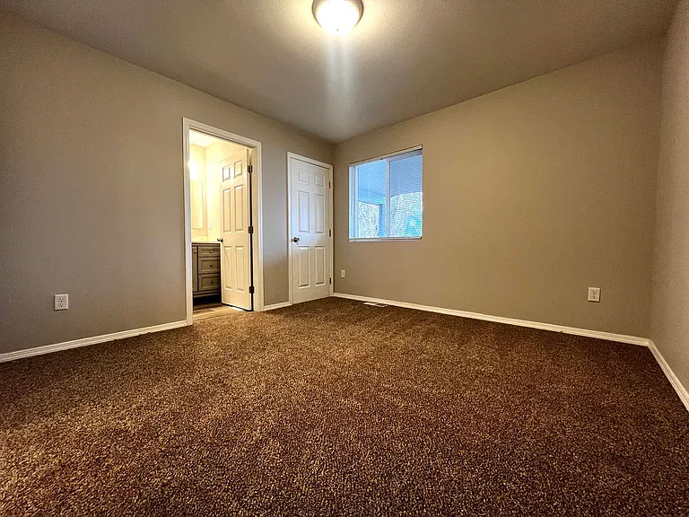 1320 S 13th Ave — Photo 17