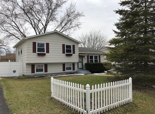 433 Maplewood Dr, Antioch, IL 60002
