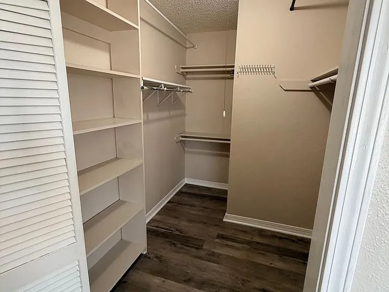 9990 Smugglers Cove Ln — Photo 17