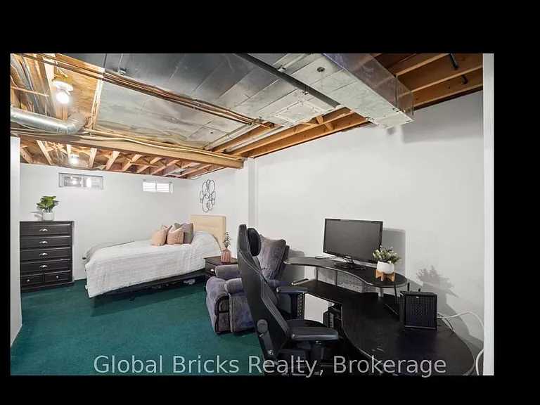 83 Monaco Ct — Photo 14