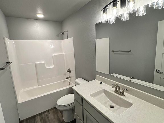 4th image of 205 Dorchester Ave