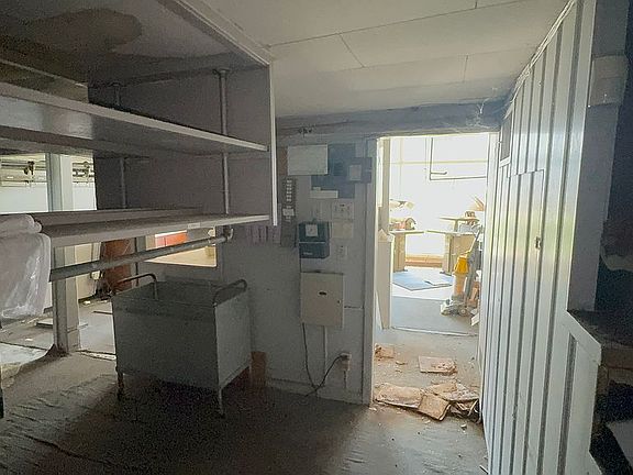 3rd image of 414 E Main St