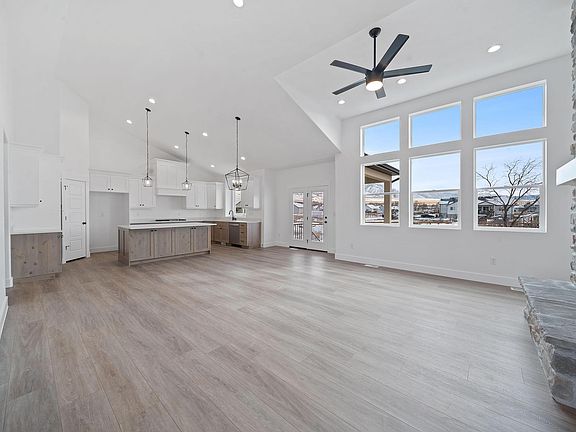 5th image of 1262 E Highline Rd