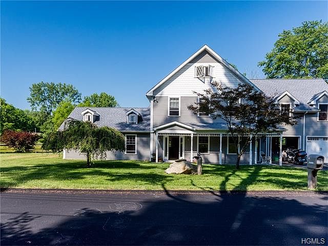 1st image of 20 Valeria Cir