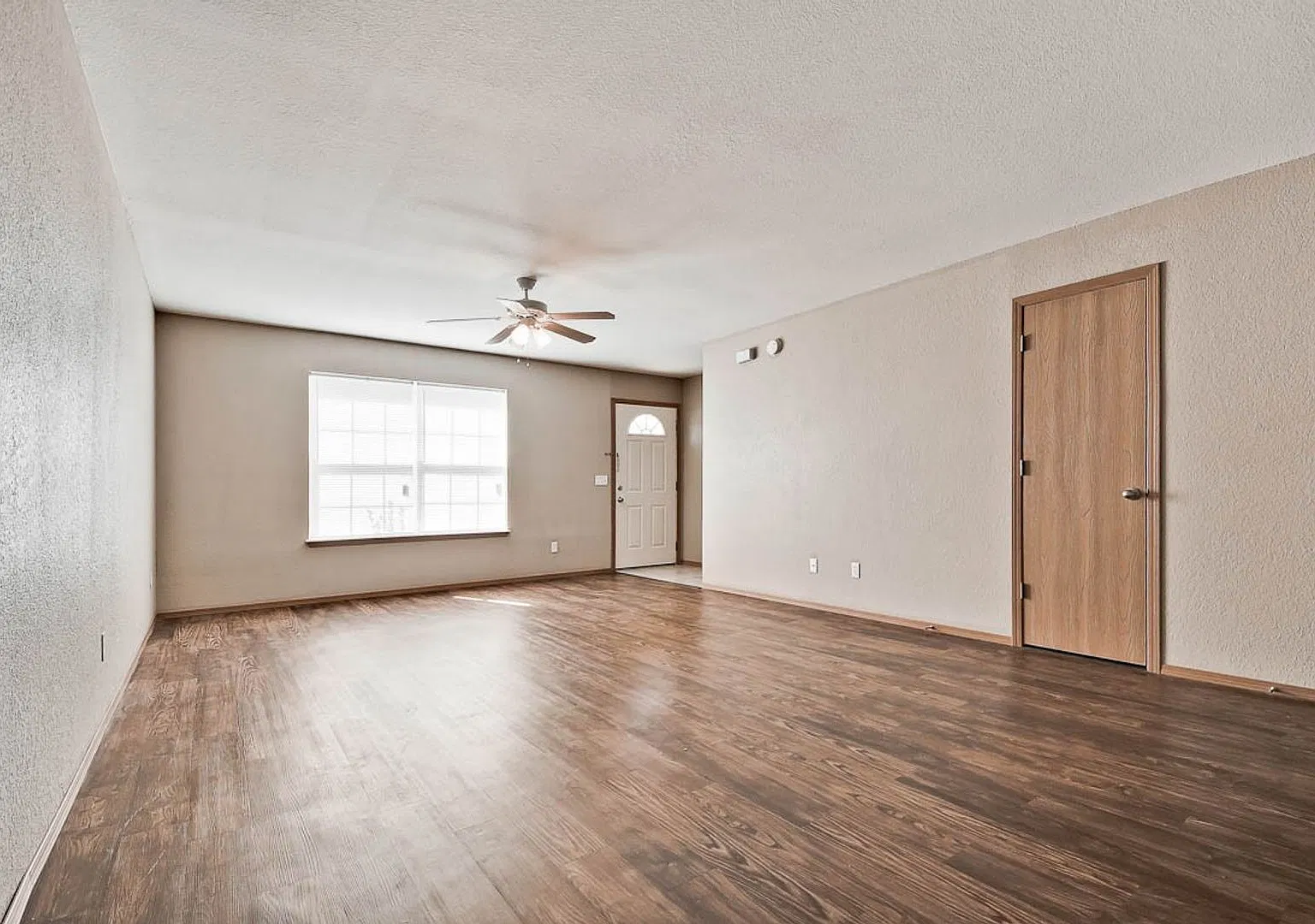 Meadowview - East 12 units — Photo 3
