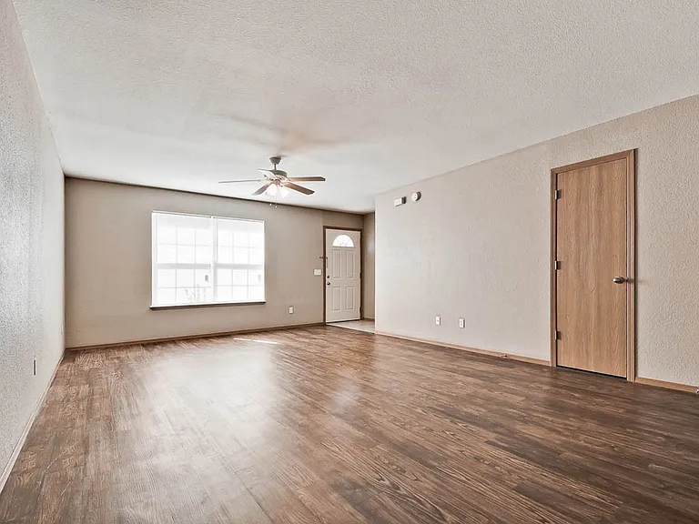 5817 Slape St — Photo 3