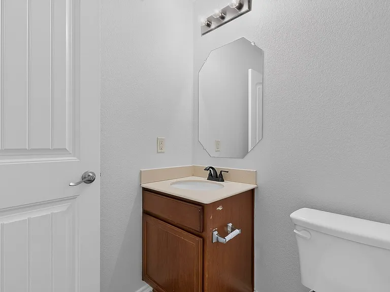 2123 Meadow View Dr — Photo 25