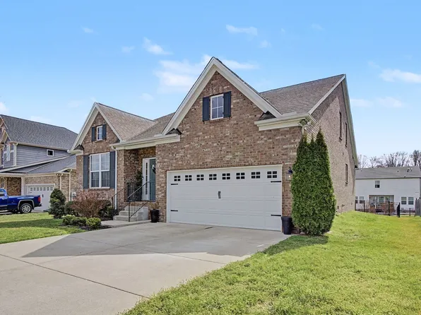 2015 Hedgelawn Dr, Lebanon, TN 37087