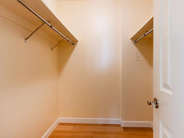 999 Green St #2501 — Photo 9