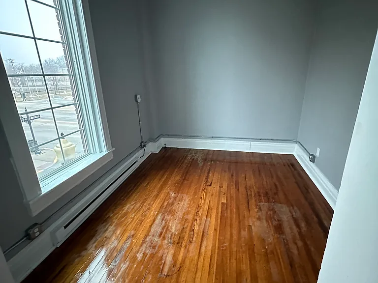 1 E Main St #4 — Photo 3