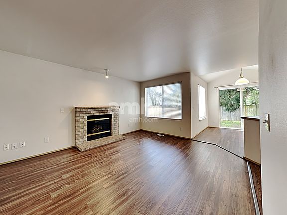 4th image of 20120 75th Avenue Ct E