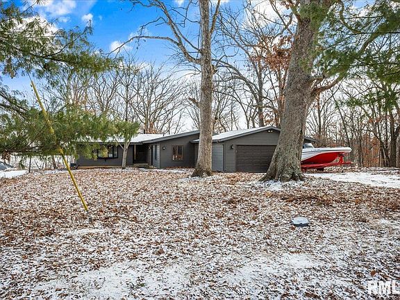 3rd image of 126 Lakeside Pl