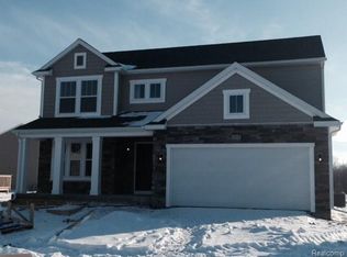 436 Knollwood Dr, Ortonville, MI