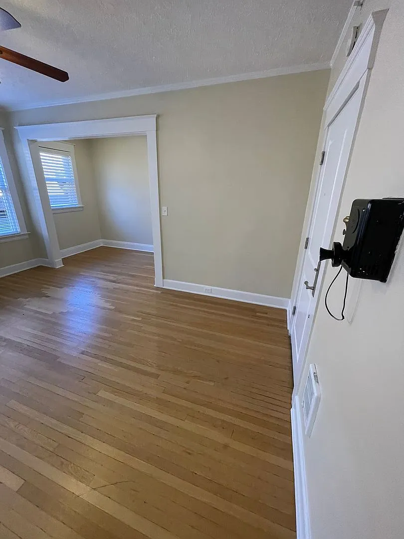Classic Apartments — Photo 4
