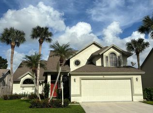 12989 Meadowbreeze Dr, Wellington, FL 33414