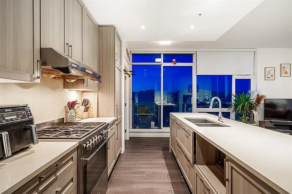 2 bed, 938 sqft, $3,200 — Photo 4