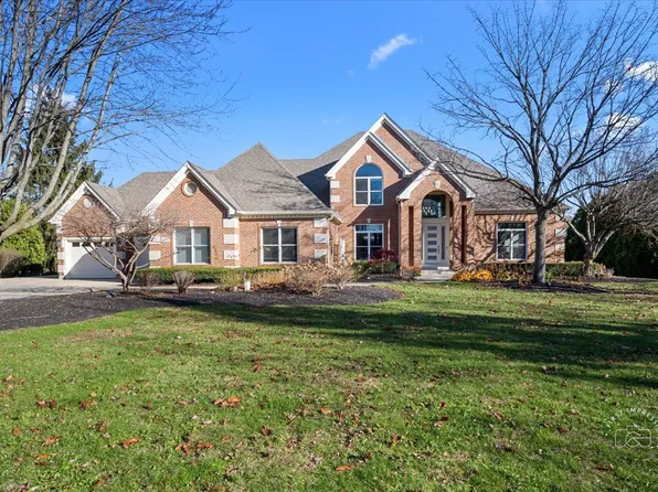 6617 Colonel Holcomb Dr, Crystal Lake, IL 60012