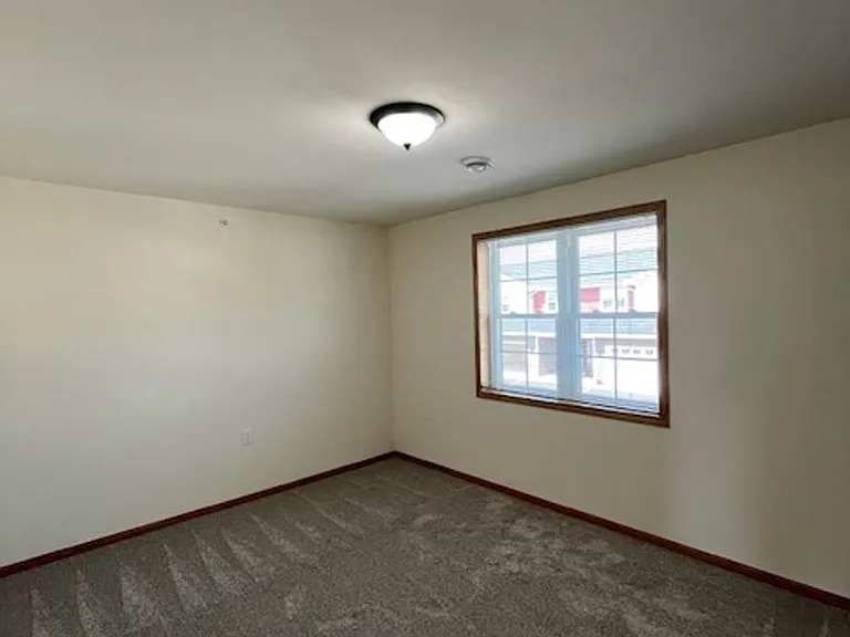 312 Woodcrest Ln — Photo 9