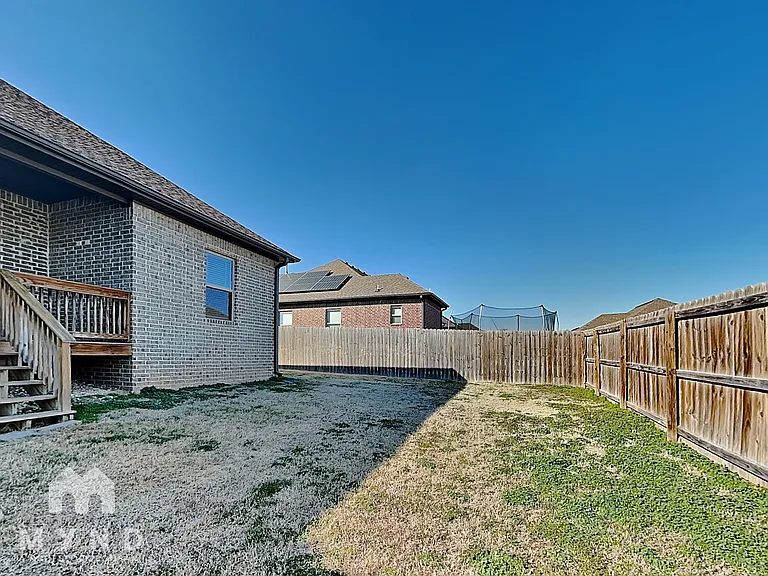 550 Captain Hopkins St — Photo 21