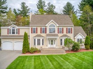 8 Southwick Cir, Westford, MA 01886