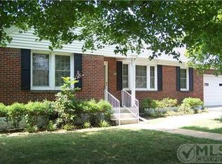 121 W Hackberry St, Centerville, TN 37033