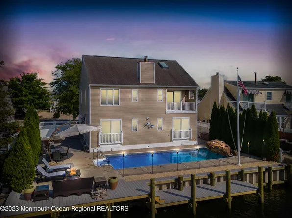 84 Top Sail Court, Bayville, NJ 08721