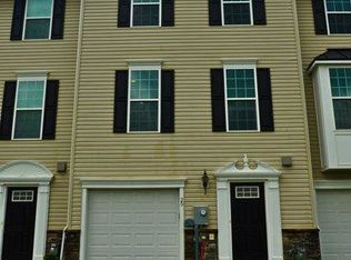 20 Pink Rose Ln, Easton, PA 18045
