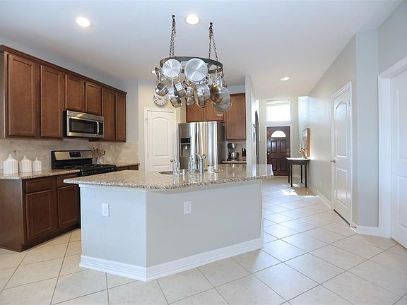 Everything is right at your fingertips in this cook's kitchen!