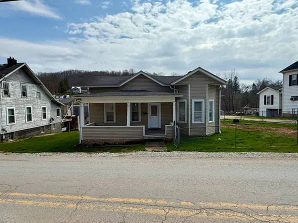 256 Mountain Dr, Pennsboro, WV 26415