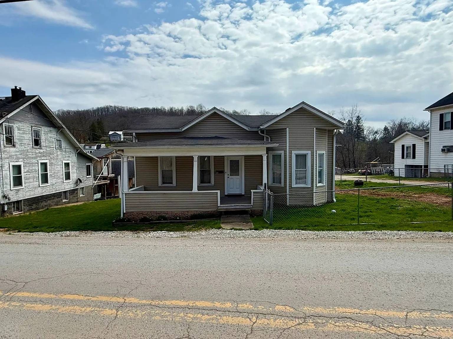256 Mountain Dr photo 1