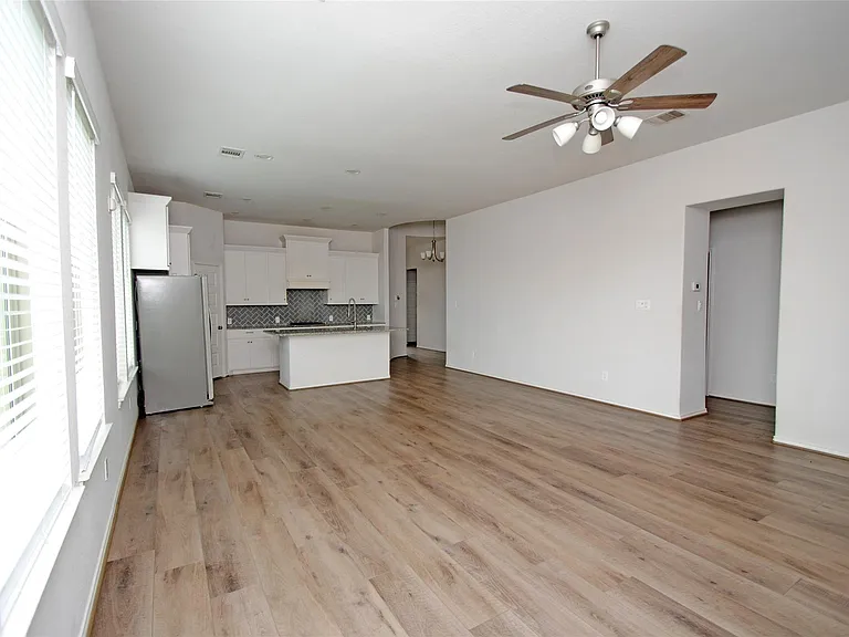 24978 Tidmor Ln — Photo 16