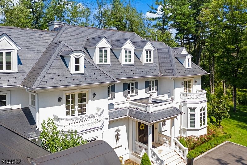 1st image of 88 Stony Brook Ln