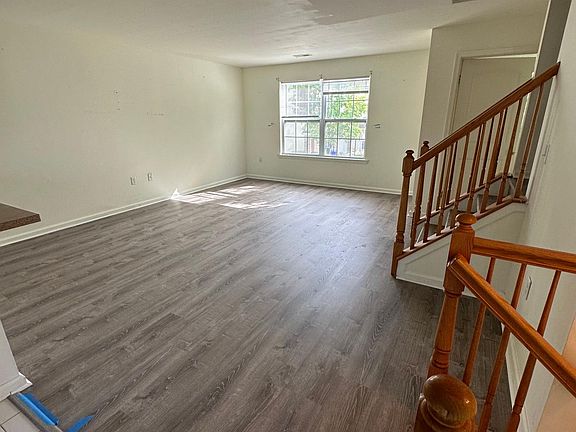 3rd image of 21 Ronald Dr