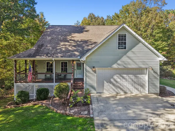 6 Wagon Trce, Flat Rock, NC 28731