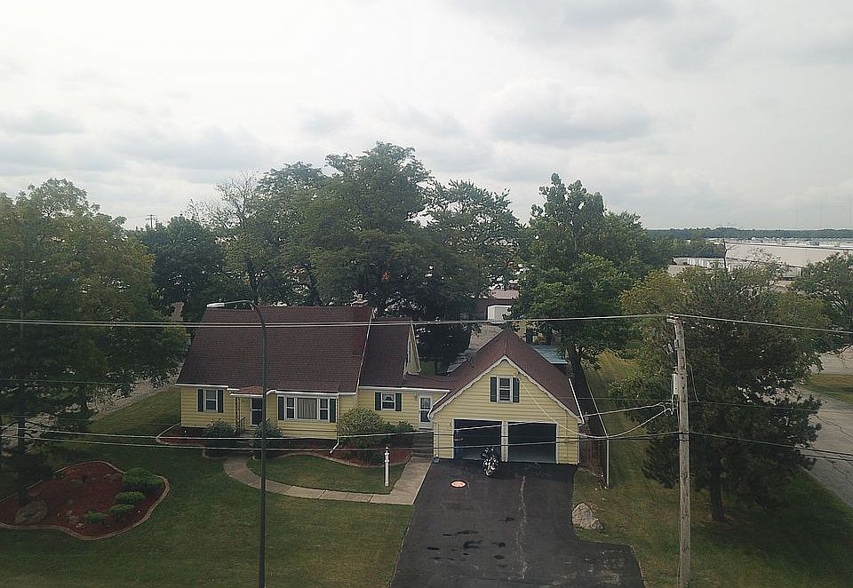 2nd image of 5617 W 115th St