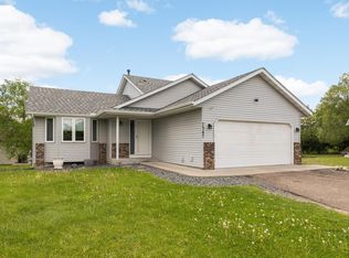 7367 53rd St N, Oakdale, MN 55128