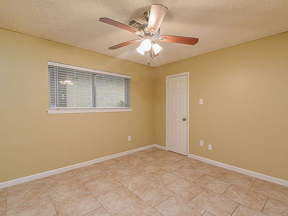4th image of 1732 Dolphin Dr