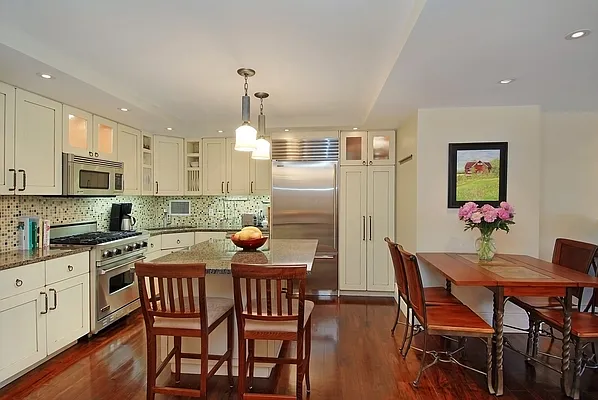 Sold by Corcoran | media 16