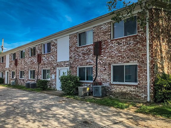 5th image of 1151 S Lincoln Park Dr