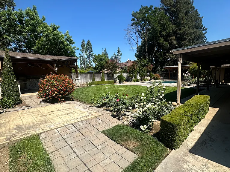 7247 N Dewey Ave — Photo 35