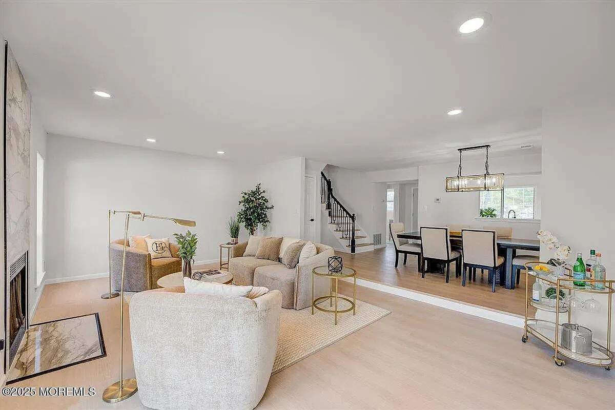 34 Portland Pl — Photo 4