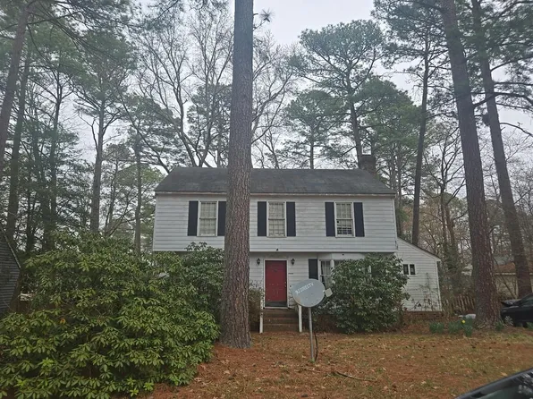 1719 Woodyshade Cir, North Chesterfield, VA 23235