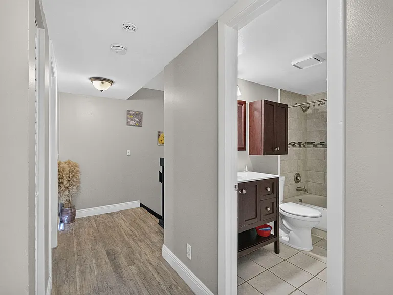 4825 NW 95th Ave #A — Photo 17