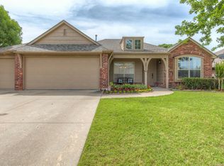 20326 E 50th St S, Broken Arrow, OK 74014