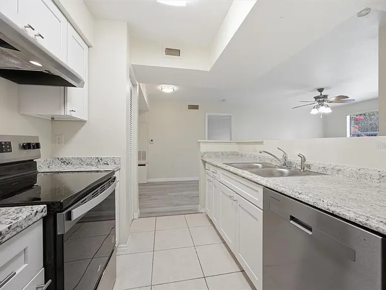 3004 Parkway Blvd #106 — Photo 2