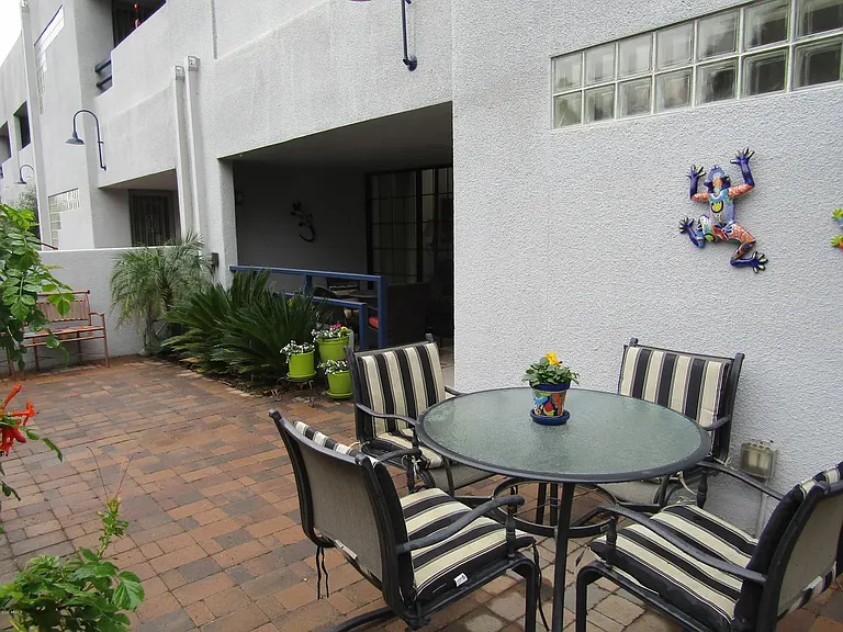 902 W Glendale Ave — Photo 20